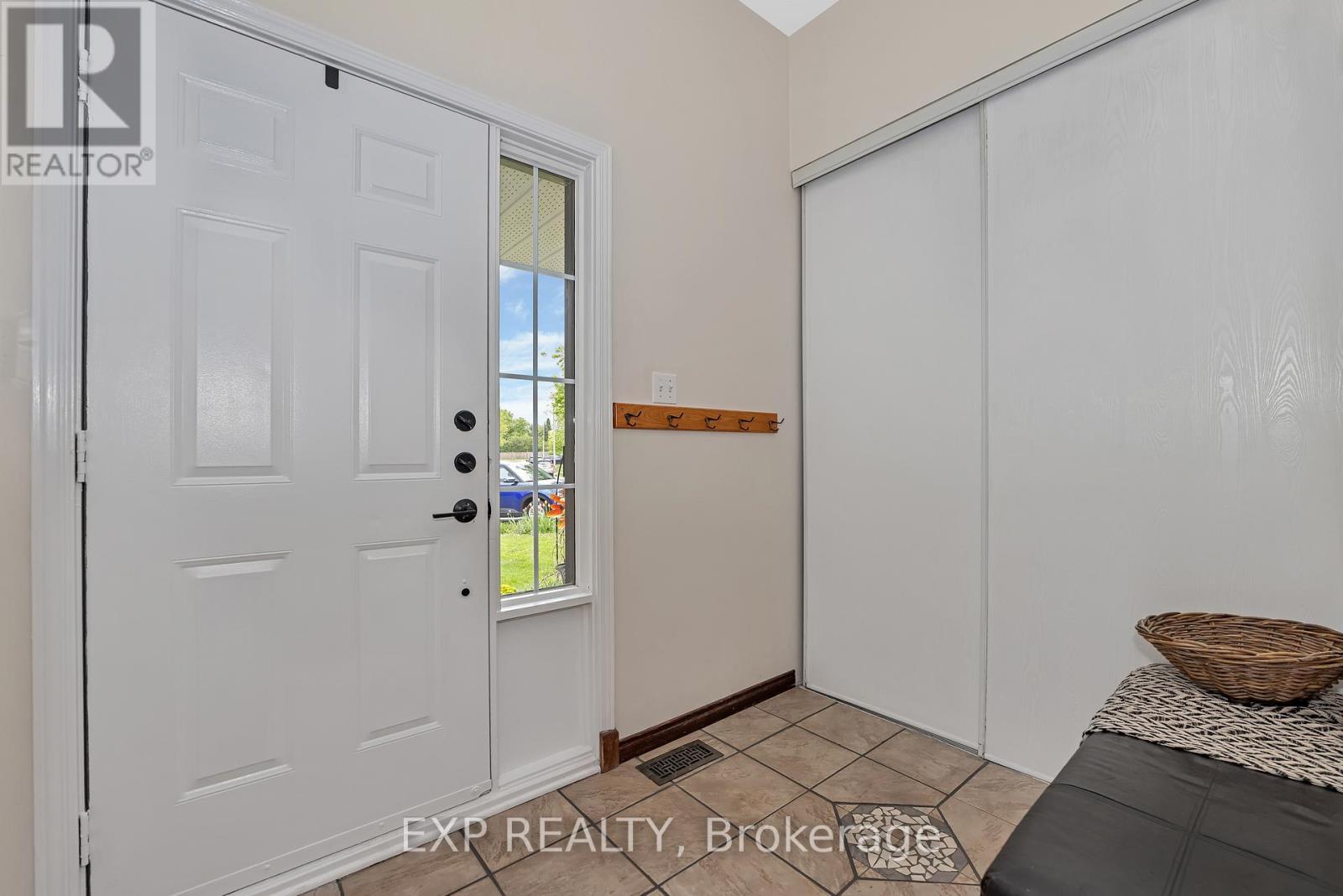 












6174 ARBOURWOOD DRIVE

,
Ottawa,




Ontario
K1C7L5

