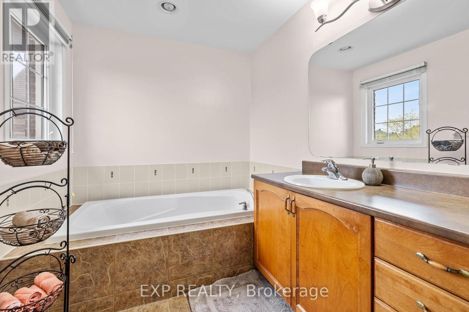 












336 WISTERIA CRESCENT

,
Ottawa,




Ontario
K1V0N5

