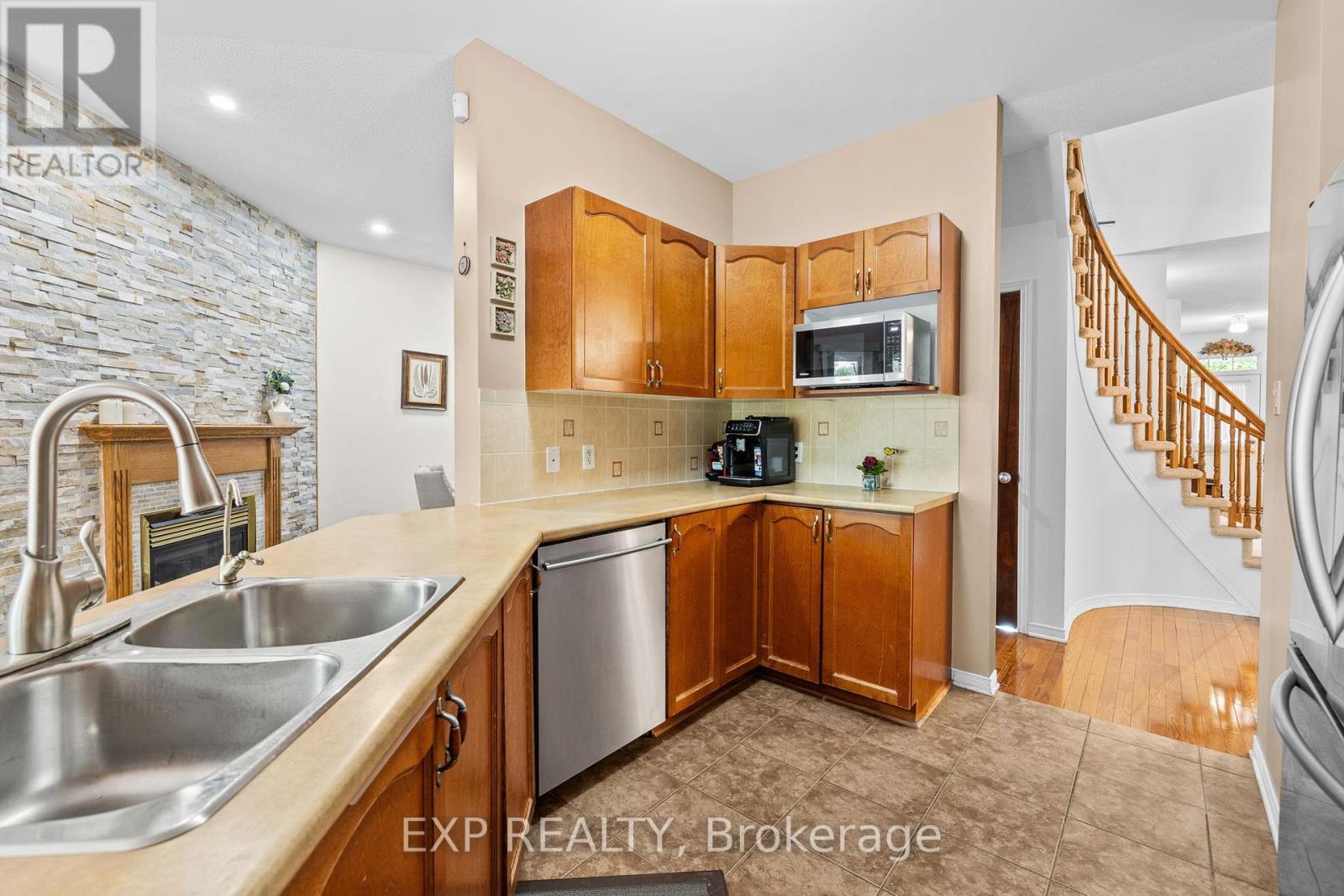 












336 WISTERIA CRESCENT

,
Ottawa,




Ontario
K1V0N5

