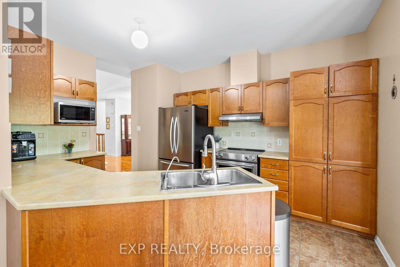 












336 WISTERIA CRESCENT

,
Ottawa,




Ontario
K1V0N5

