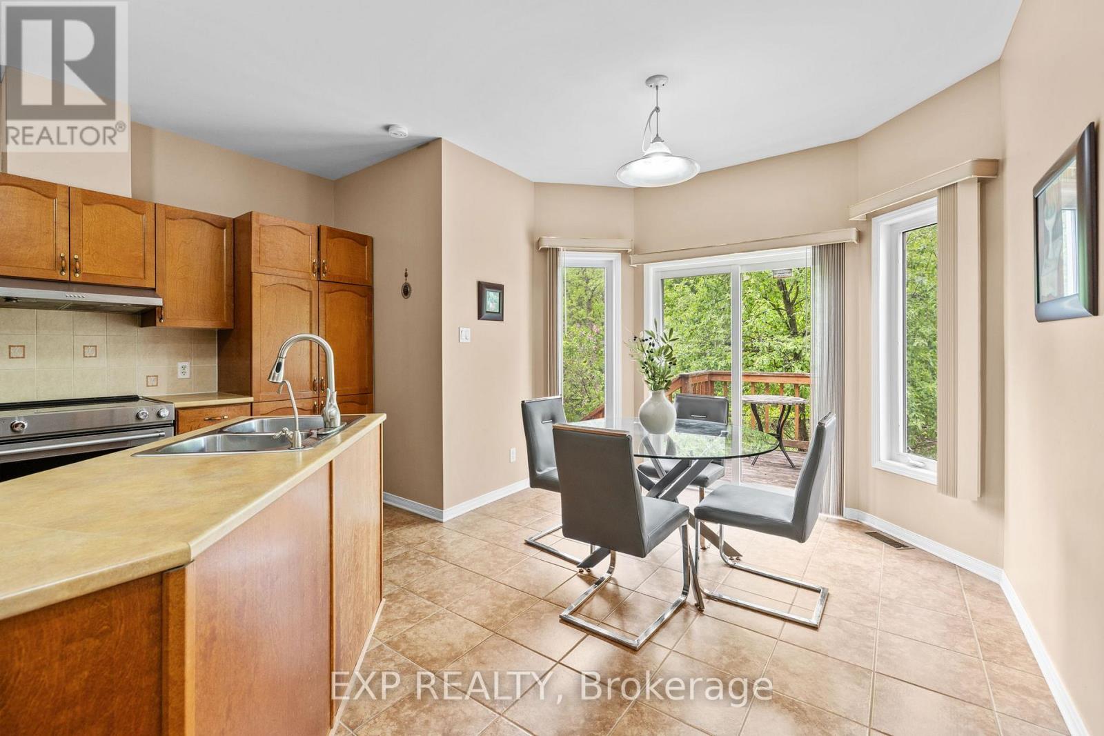 












336 WISTERIA CRESCENT

,
Ottawa,




Ontario
K1V0N5

