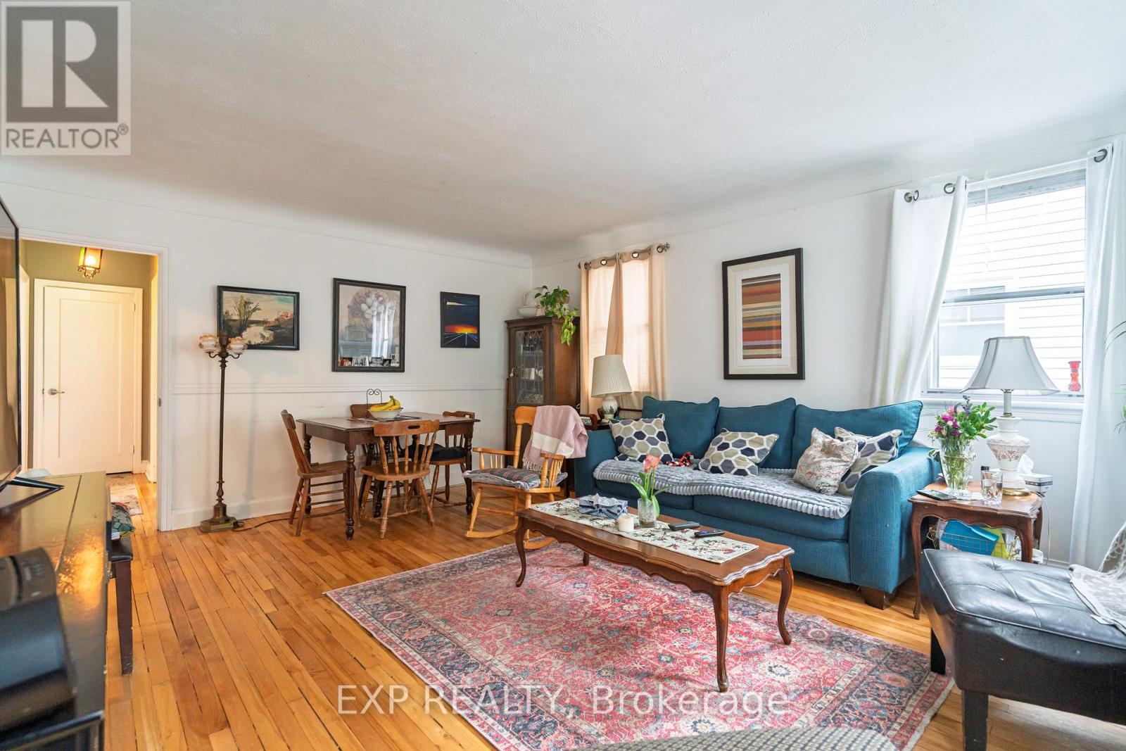 












100 DAGMAR AVENUE

,
Ottawa,




Ontario
K1L5T4

