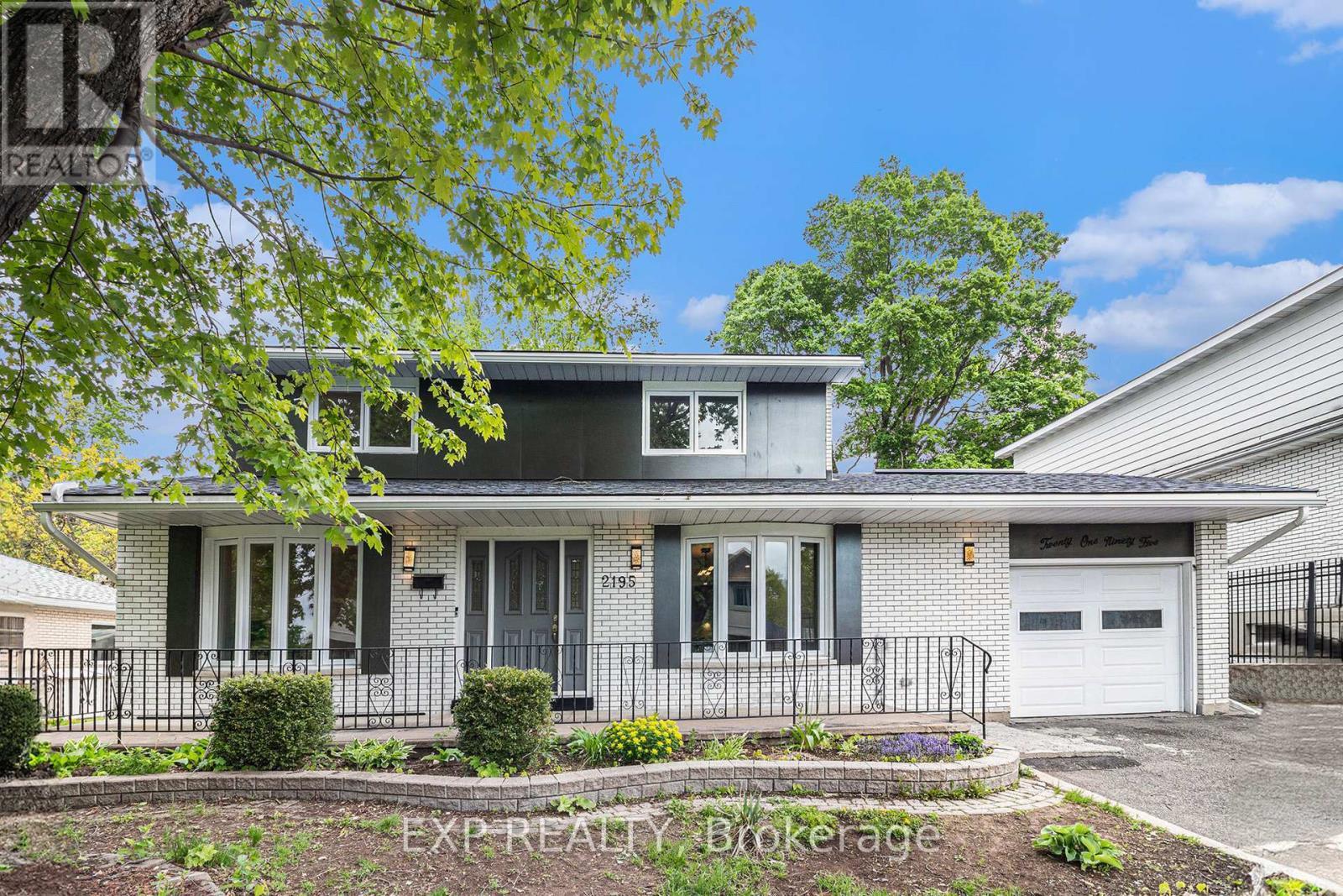 












2195 NIAGARA DRIVE

,
Ottawa,




Ontario
K1H6H5

