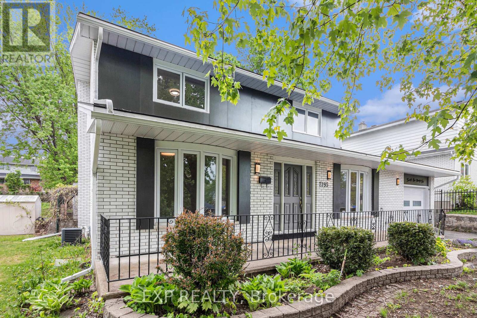 












2195 NIAGARA DRIVE

,
Ottawa,




Ontario
K1H6H5

