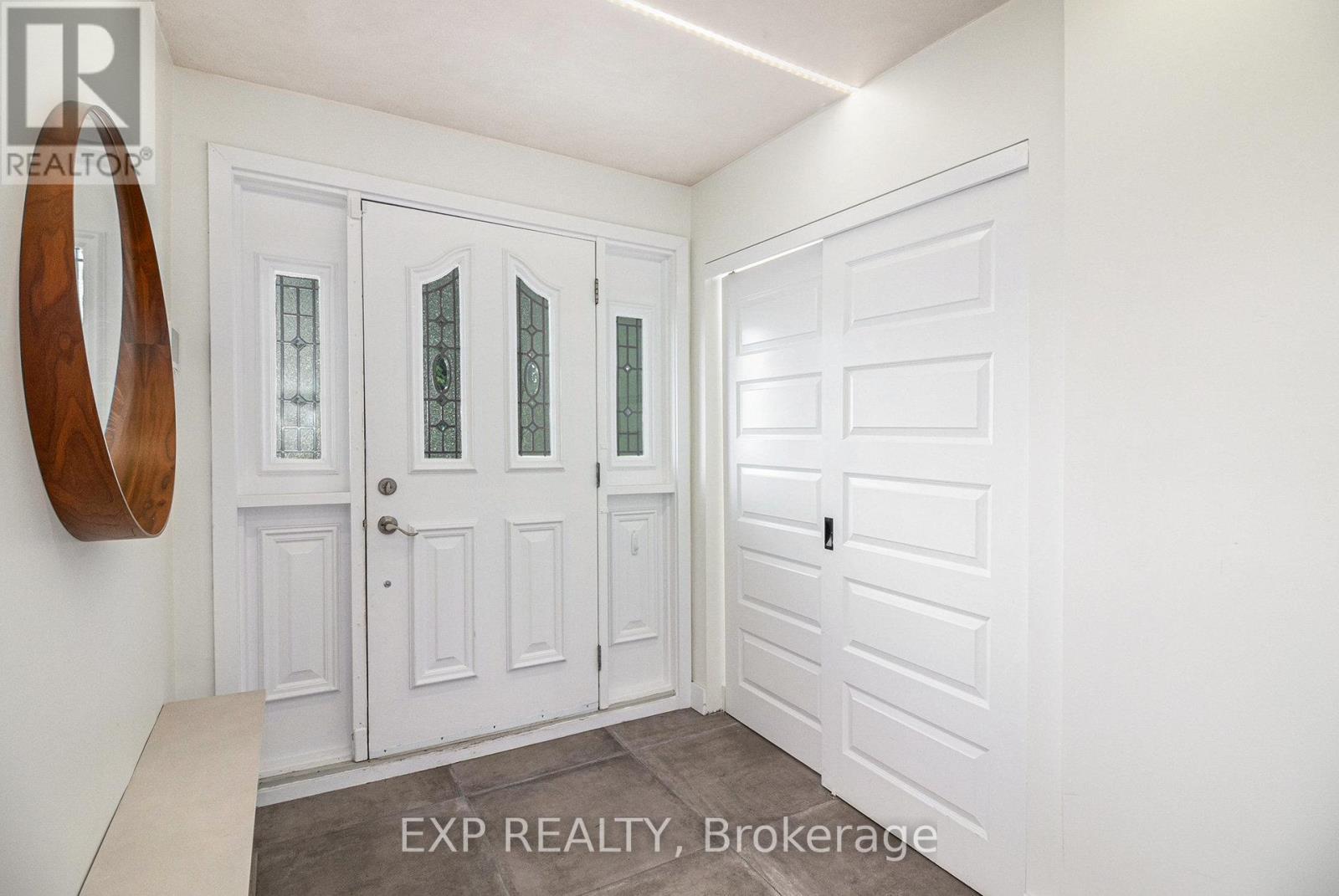 












2195 NIAGARA DRIVE

,
Ottawa,




Ontario
K1H6H5

