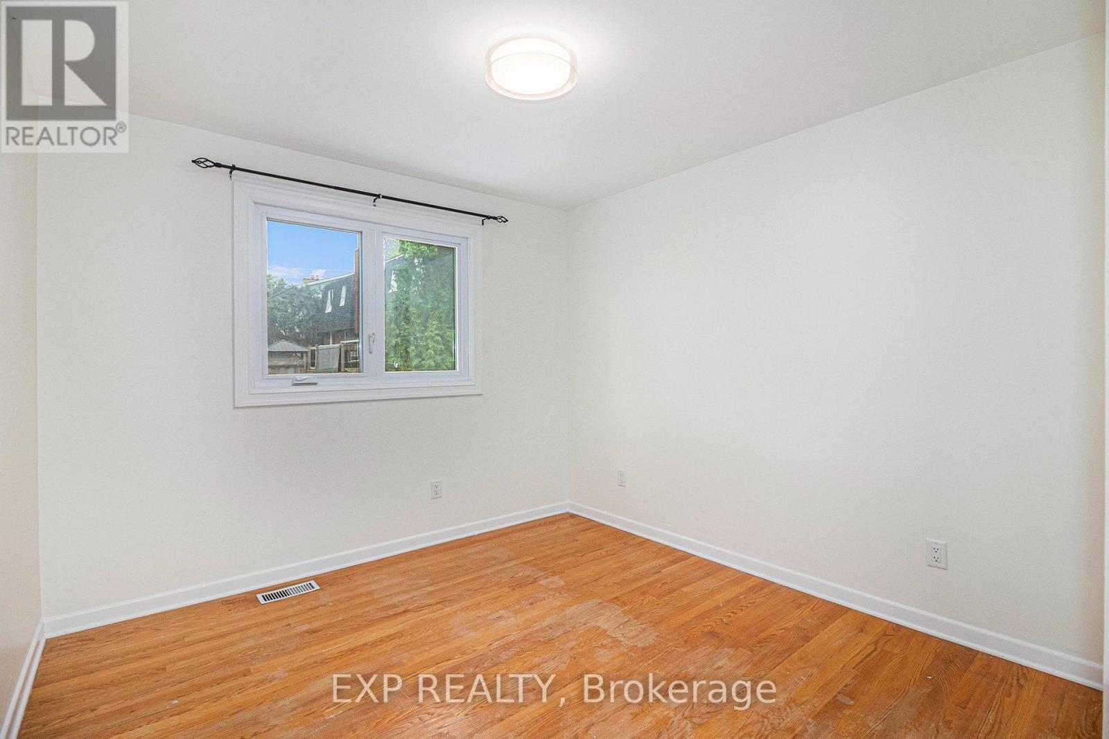 












2195 NIAGARA DRIVE

,
Ottawa,




Ontario
K1H6H5


