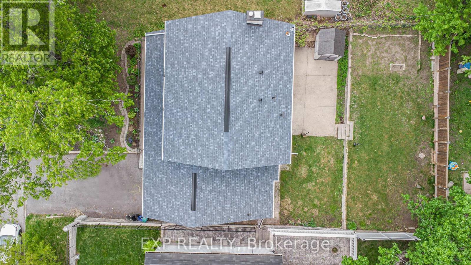 












2195 NIAGARA DRIVE

,
Ottawa,




Ontario
K1H6H5

