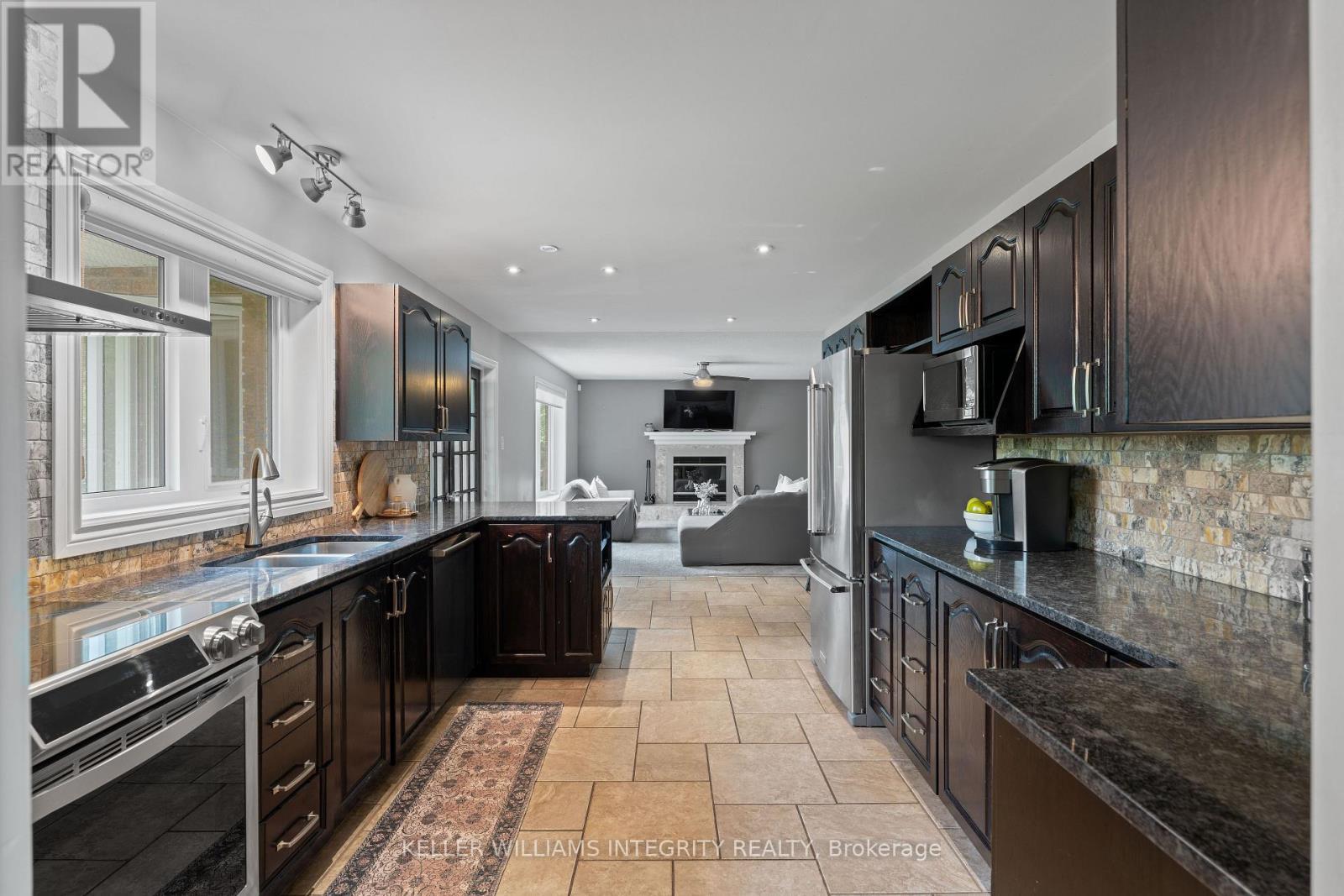 












1893 RIDEAU ROAD

,
Ottawa,




Ontario
K1X1E1

