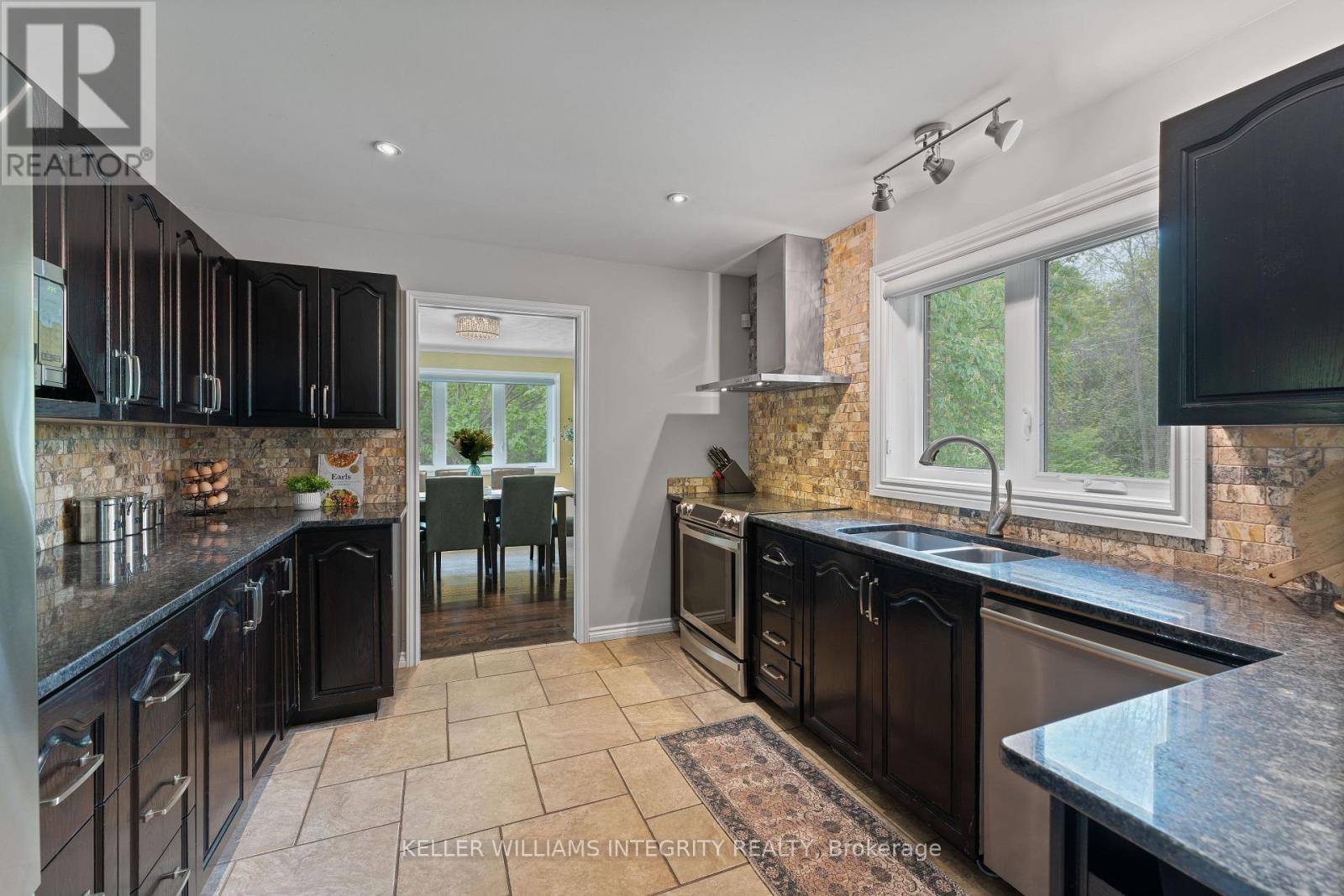 












1893 RIDEAU ROAD

,
Ottawa,




Ontario
K1X1E1

