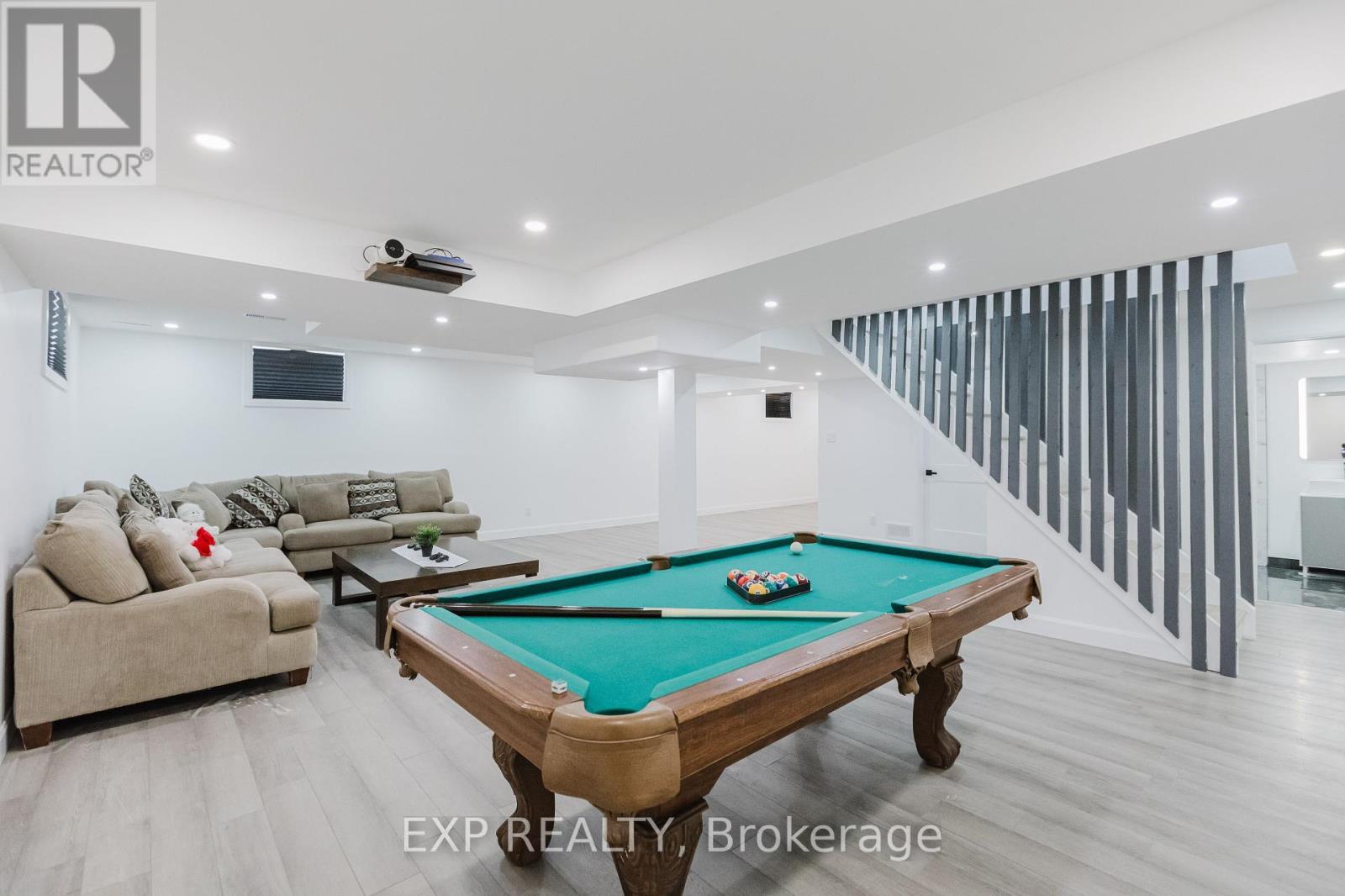 












504 ALBERT BOYD PRIVATE

,
Ottawa,




Ontario
K0A1L0

