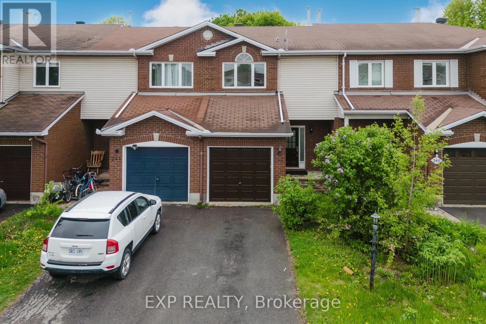 












242 STONEWAY DRIVE

,
Ottawa,




Ontario
K2G6A8


