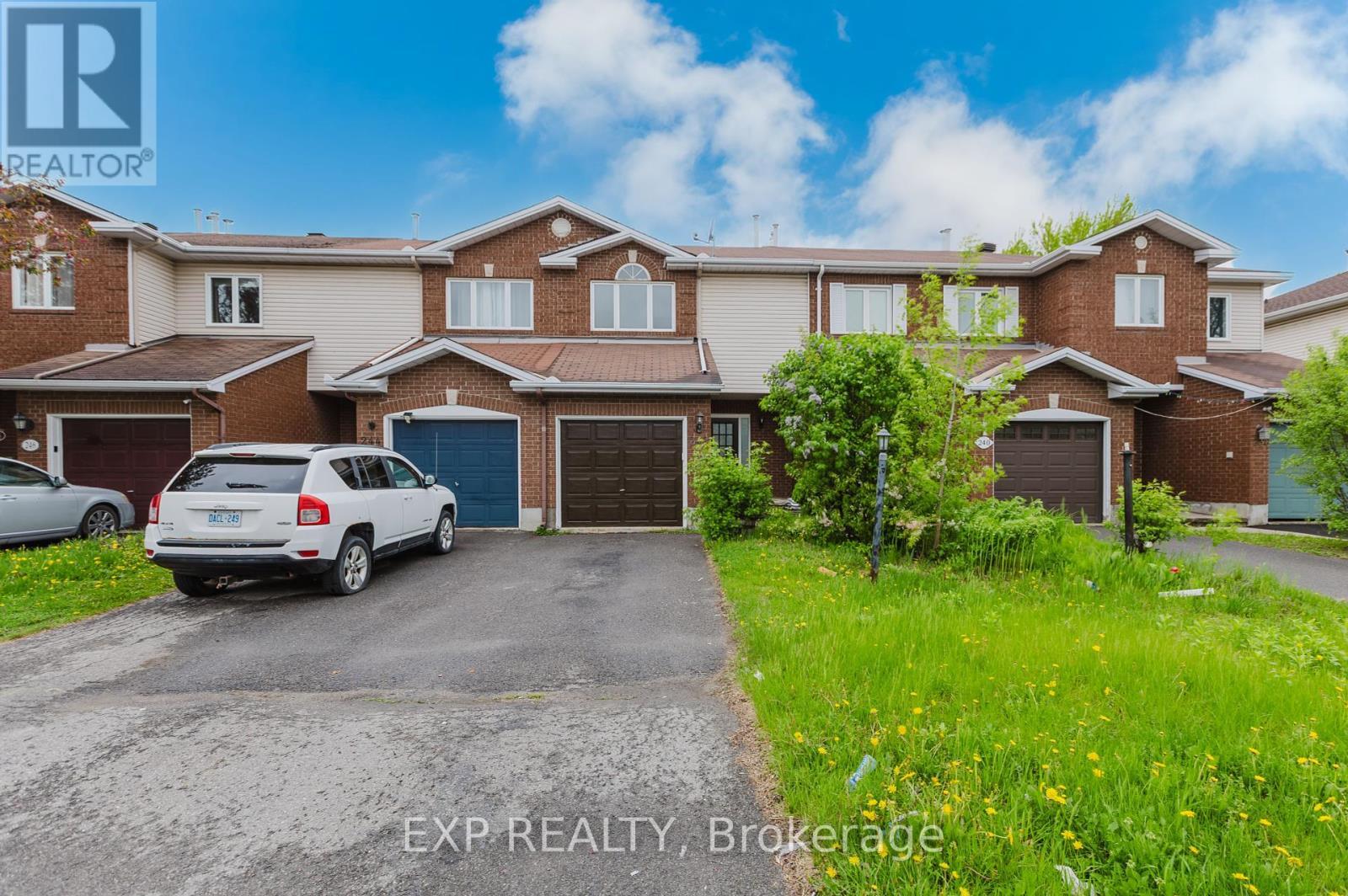 












242 STONEWAY DRIVE

,
Ottawa,




Ontario
K2G6A8

