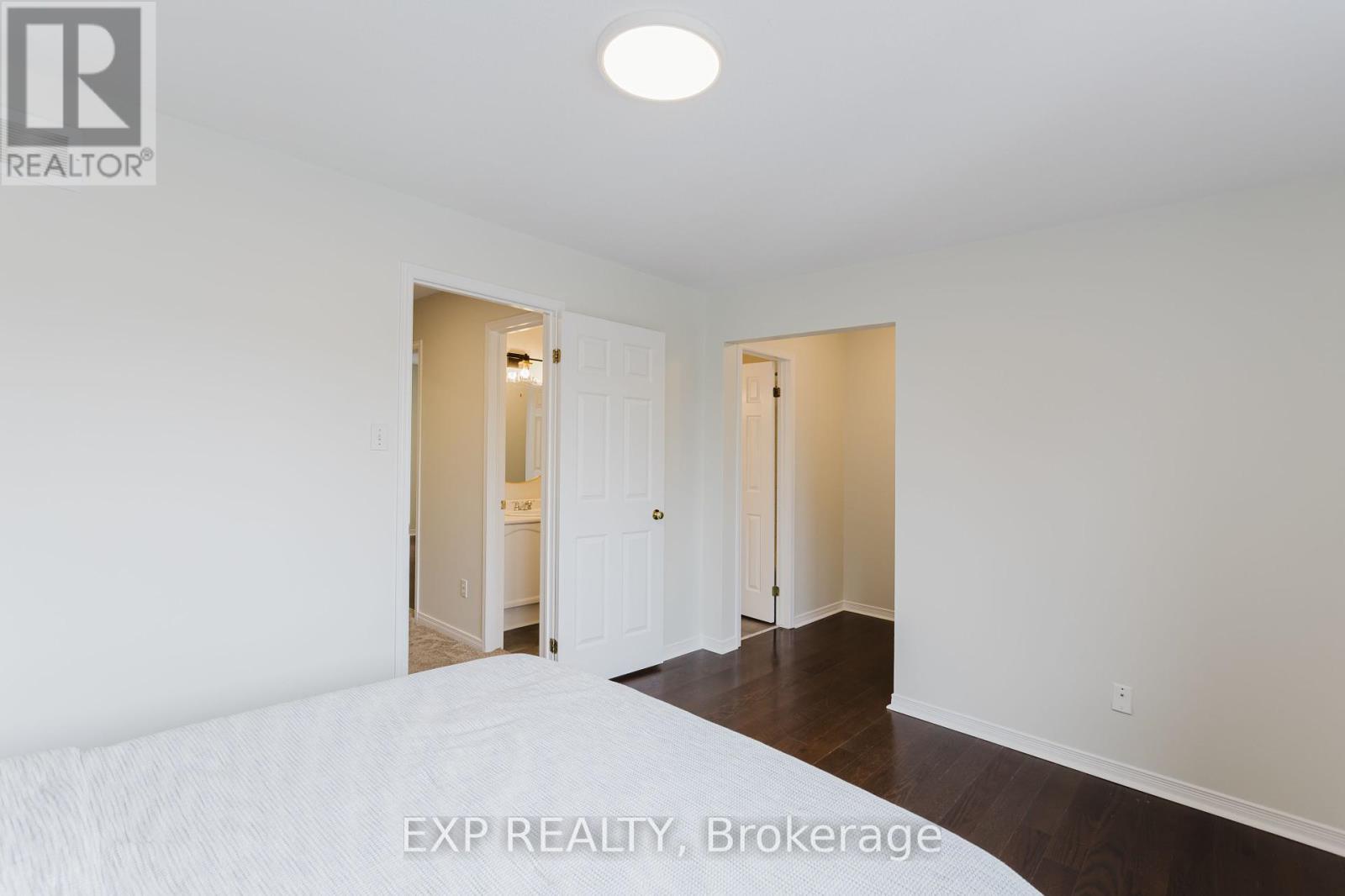 












242 STONEWAY DRIVE

,
Ottawa,




Ontario
K2G6A8

