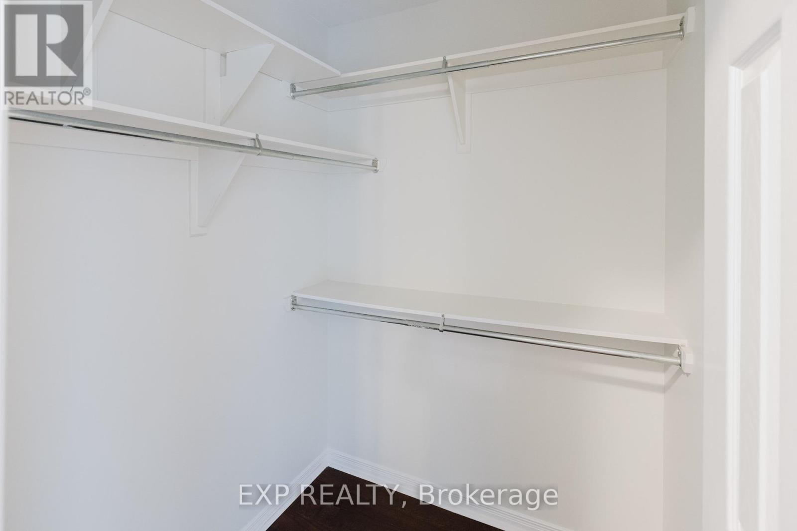 












242 STONEWAY DRIVE

,
Ottawa,




Ontario
K2G6A8

