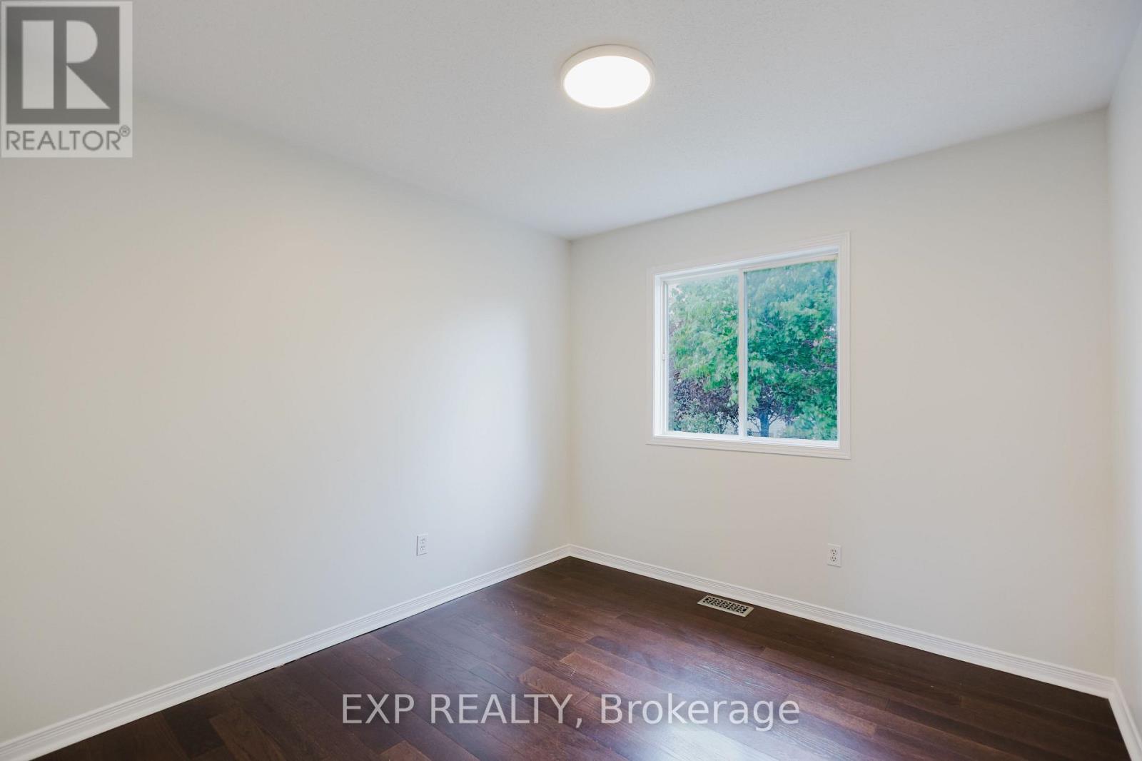 












242 STONEWAY DRIVE

,
Ottawa,




Ontario
K2G6A8

