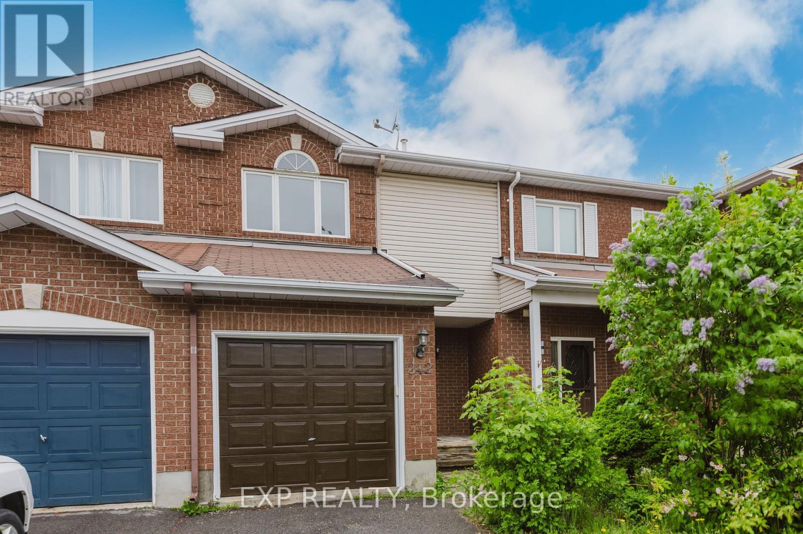 












242 STONEWAY DRIVE

,
Ottawa,




Ontario
K2G6A8

