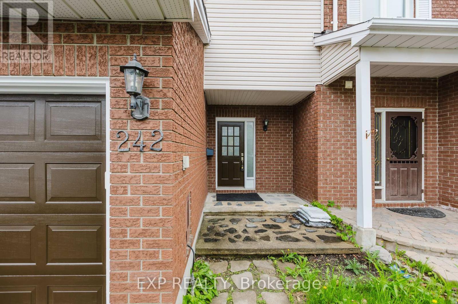 












242 STONEWAY DRIVE

,
Ottawa,




Ontario
K2G6A8

