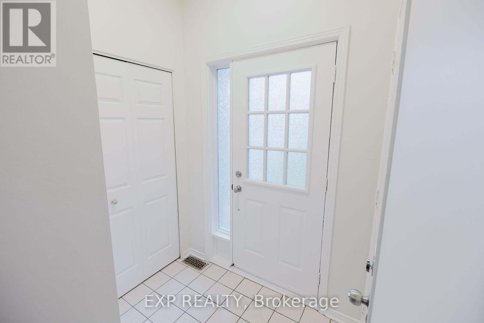 












242 STONEWAY DRIVE

,
Ottawa,




Ontario
K2G6A8

