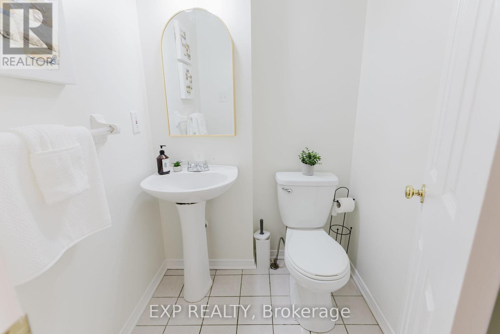 












242 STONEWAY DRIVE

,
Ottawa,




Ontario
K2G6A8

