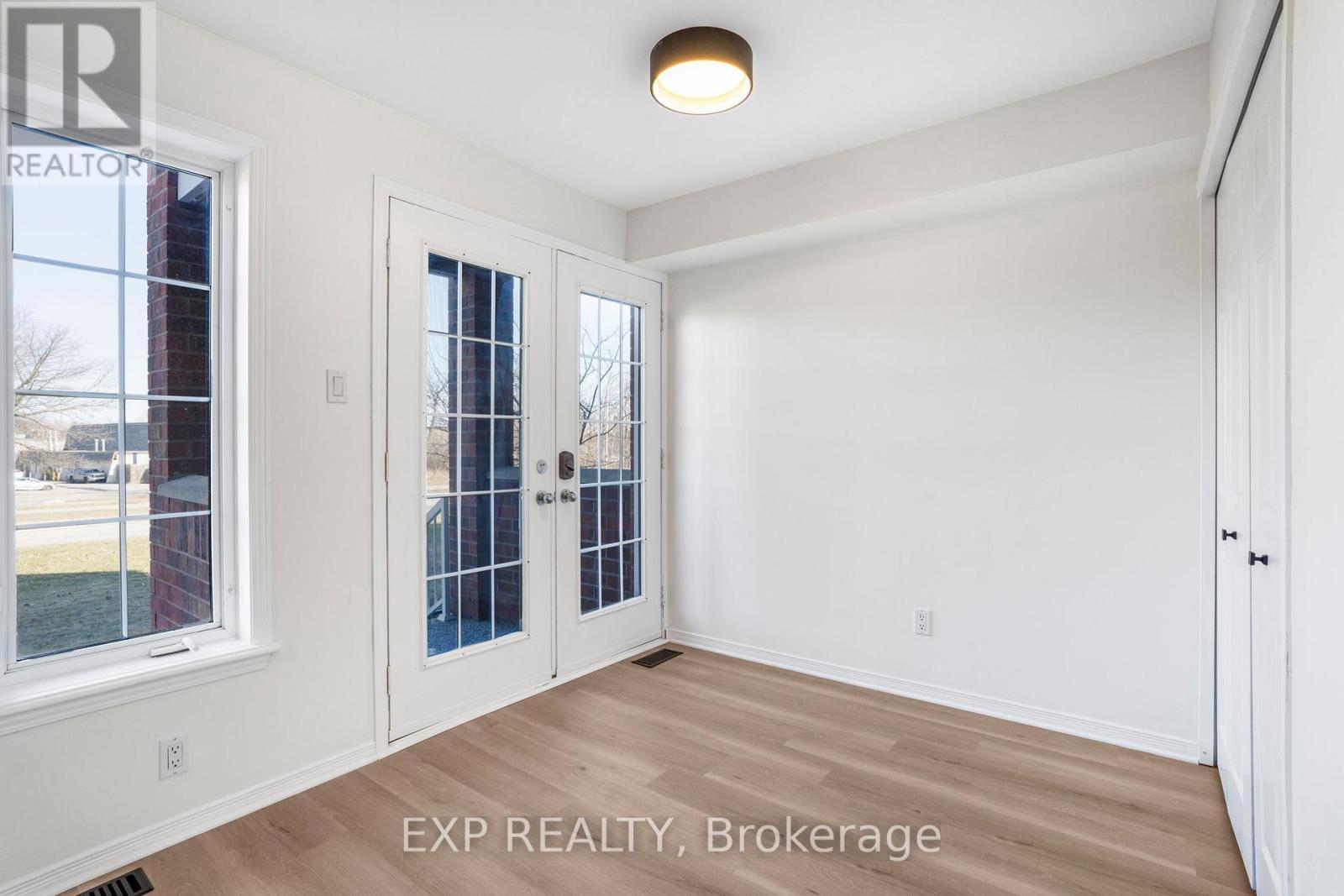 












121 - 5 - 70 EDENVALE DR DRIVE

,
Ottawa,




Ontario
K2K3N7

