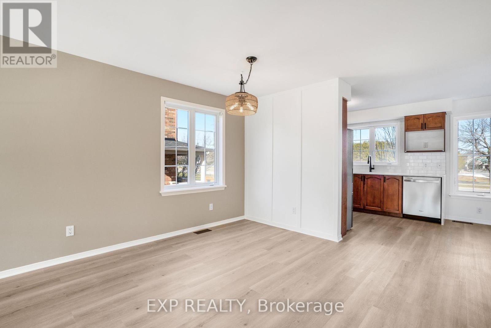 












121 - 5 - 70 EDENVALE DR DRIVE

,
Ottawa,




Ontario
K2K3N7

