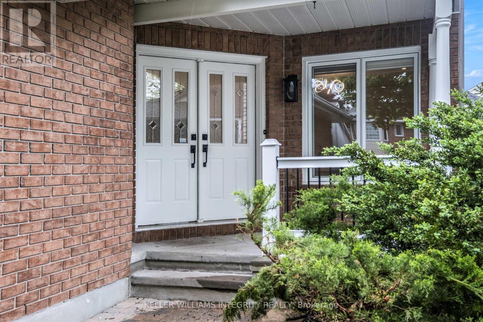 












15 SADDLEHORN CRESCENT

,
Ottawa,




Ontario
K2M1W9

