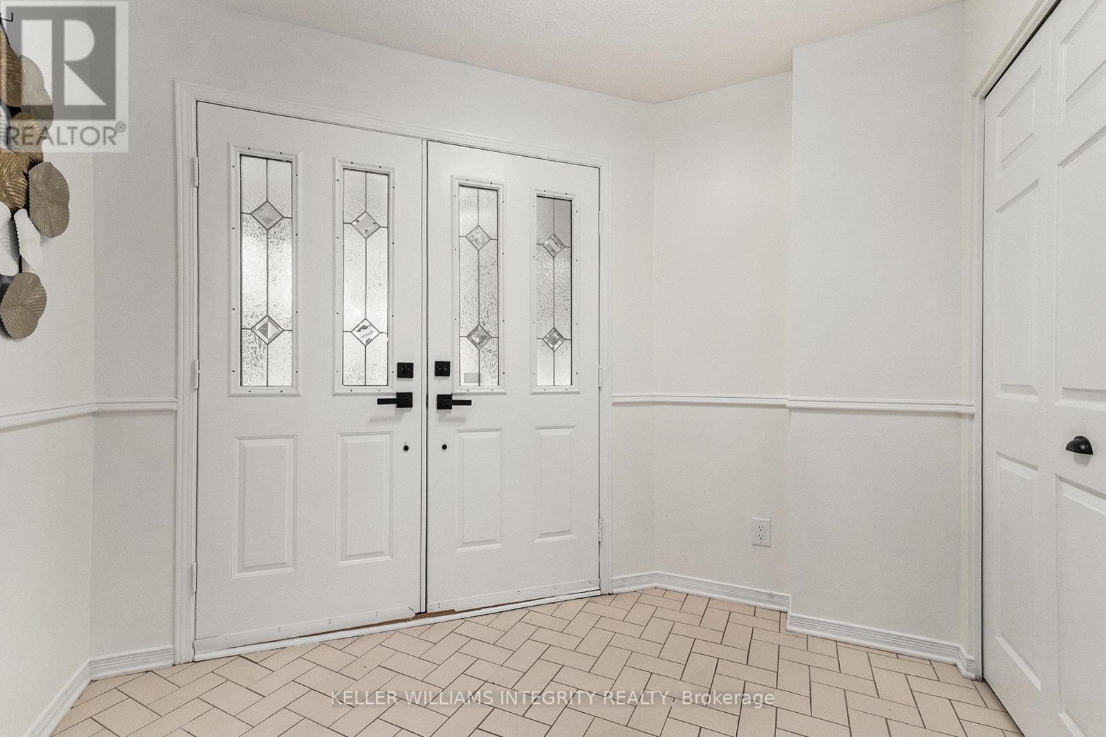 












15 SADDLEHORN CRESCENT

,
Ottawa,




Ontario
K2M1W9

