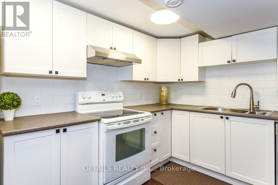 












970 SHAMIR AVENUE

,
Ottawa,




Ontario
K1G2T2

