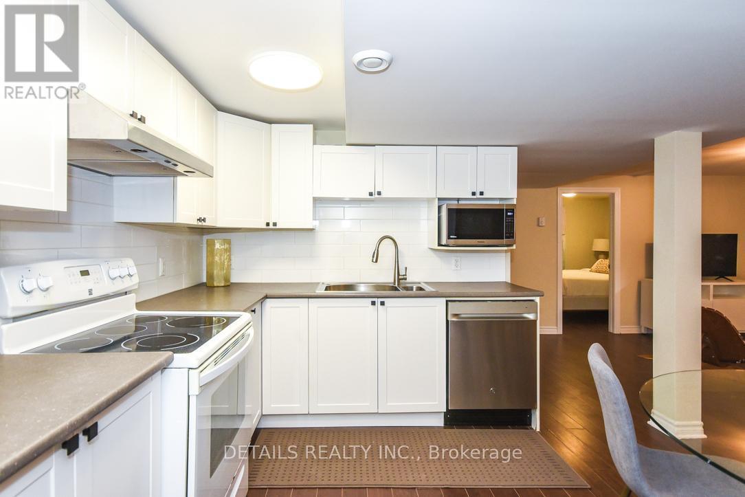 












970 SHAMIR AVENUE

,
Ottawa,




Ontario
K1G2T2

