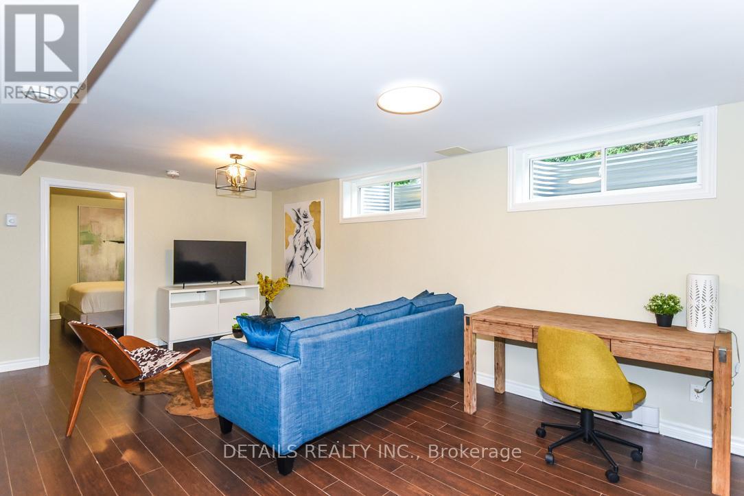 












970 SHAMIR AVENUE

,
Ottawa,




Ontario
K1G2T2

