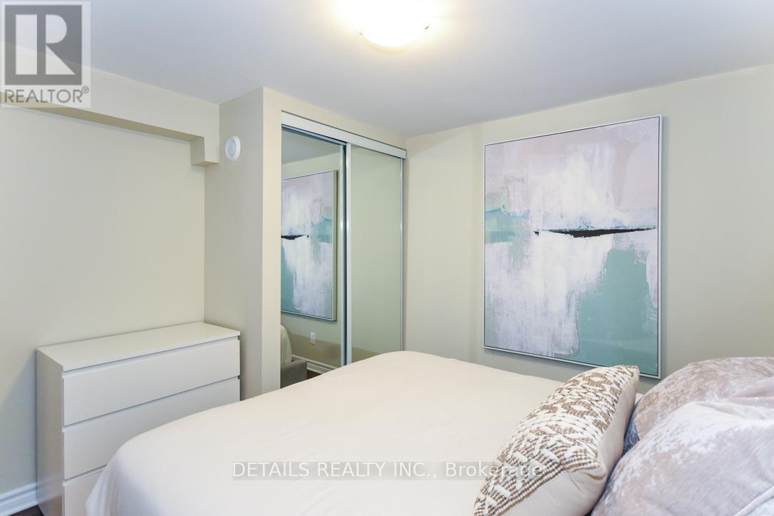 












970 SHAMIR AVENUE

,
Ottawa,




Ontario
K1G2T2

