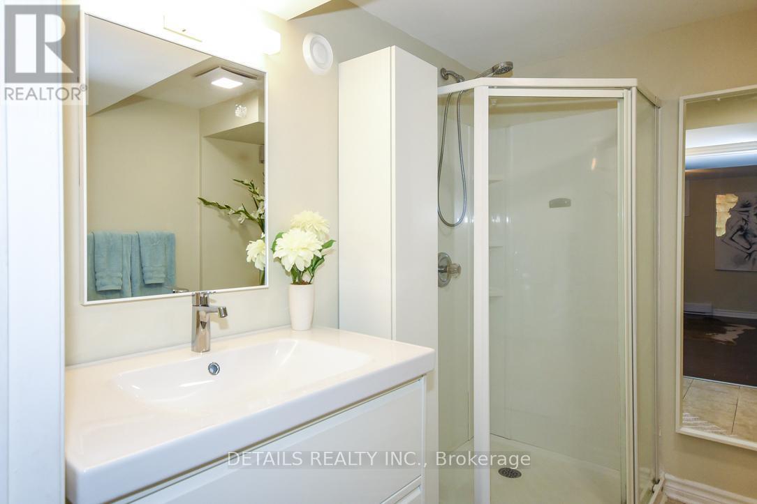 












970 SHAMIR AVENUE

,
Ottawa,




Ontario
K1G2T2

