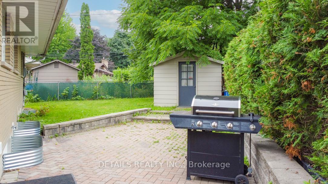 












970 SHAMIR AVENUE

,
Ottawa,




Ontario
K1G2T2

