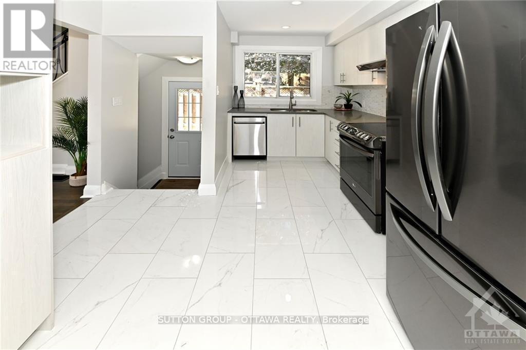 












2675 MARIE STREET

,
Ottawa,




Ontario
K2B7E3

