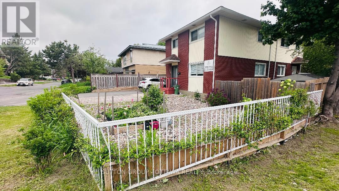 












2675 MARIE STREET

,
Ottawa,




Ontario
K2B7E3

