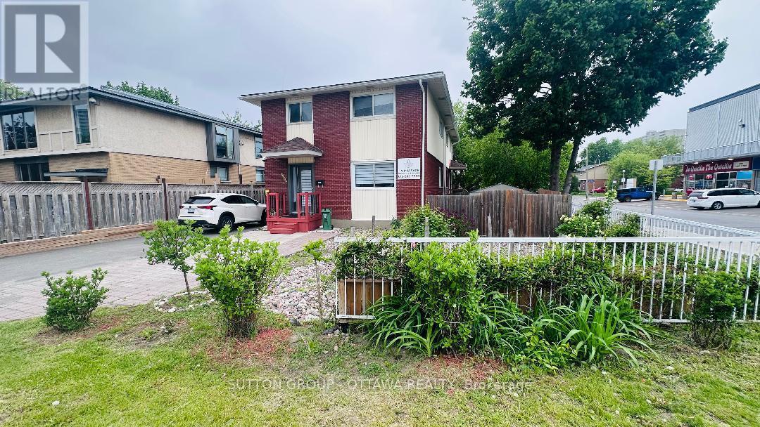 












2675 MARIE STREET

,
Ottawa,




Ontario
K2B7E3

