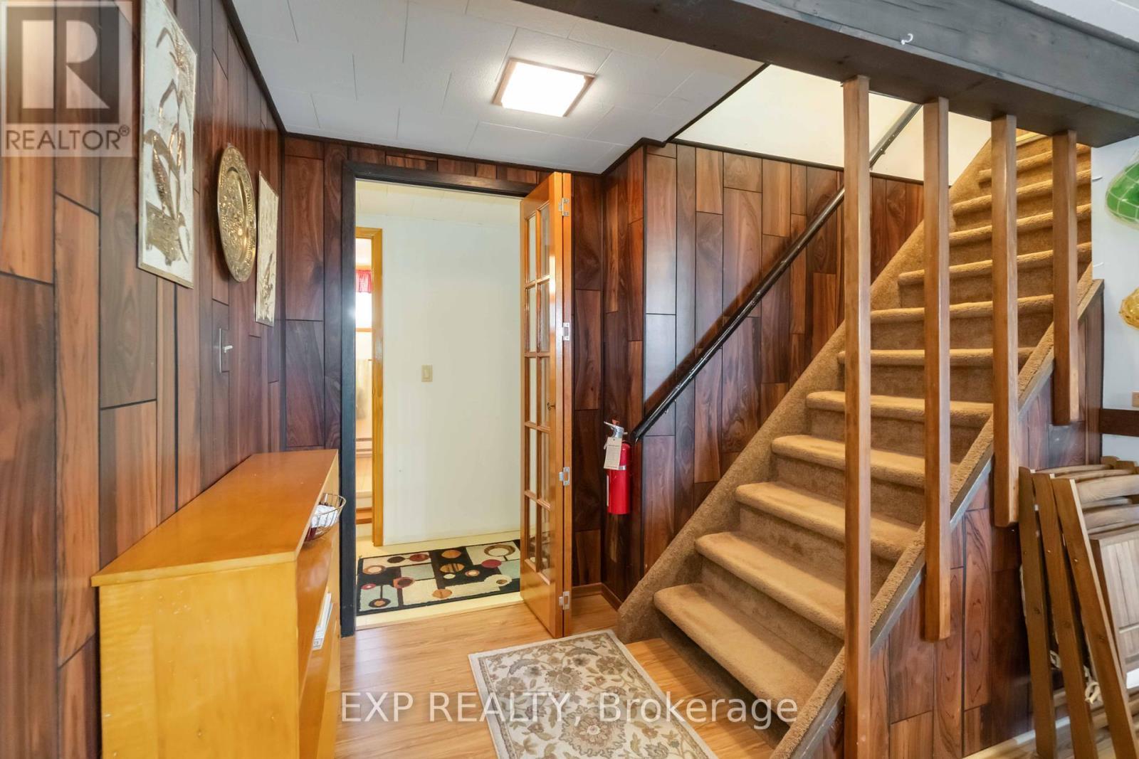 












5 FAIRWAY CRESCENT

,
Brockville,




Ontario
K6V3V1

