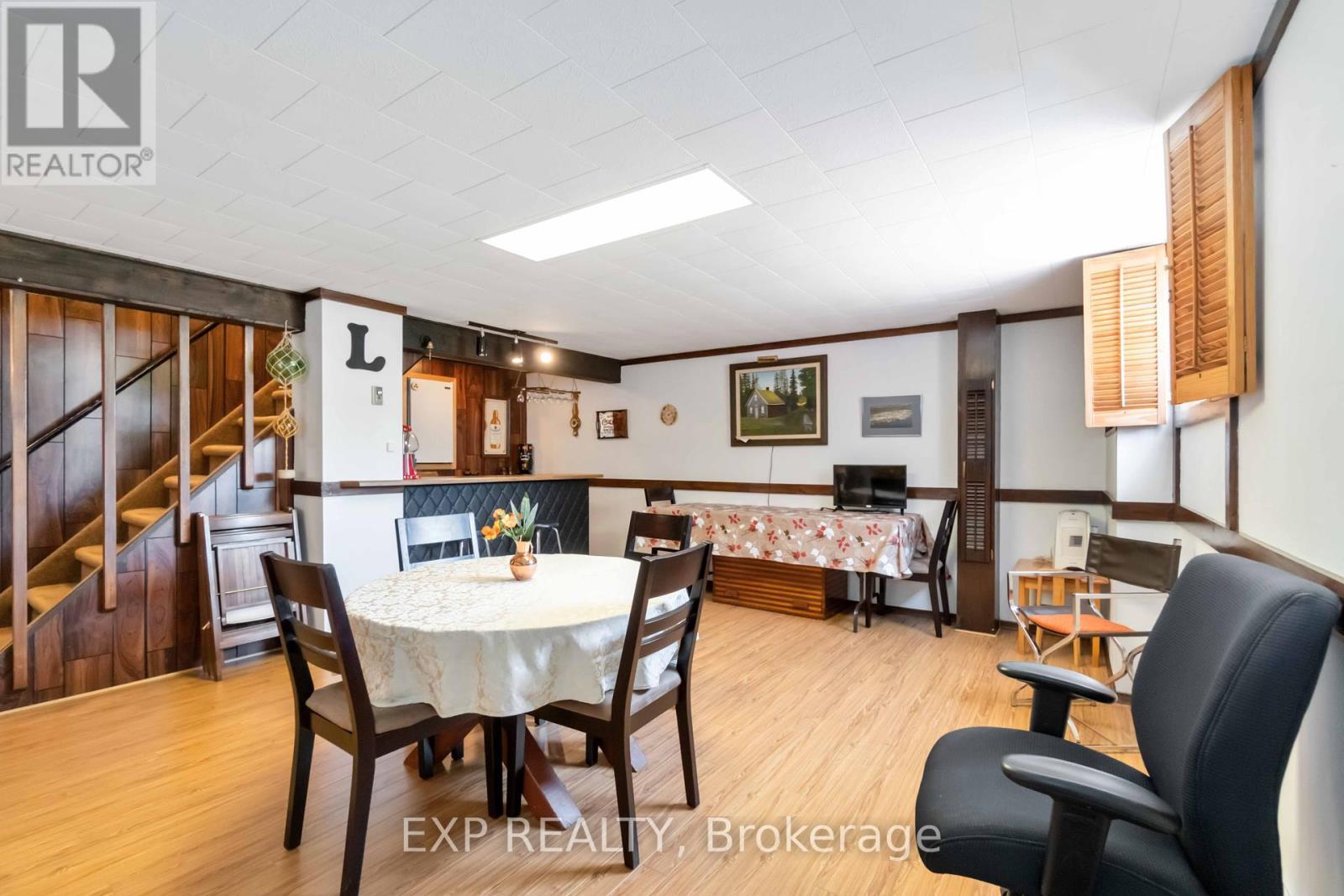 












5 FAIRWAY CRESCENT

,
Brockville,




Ontario
K6V3V1

