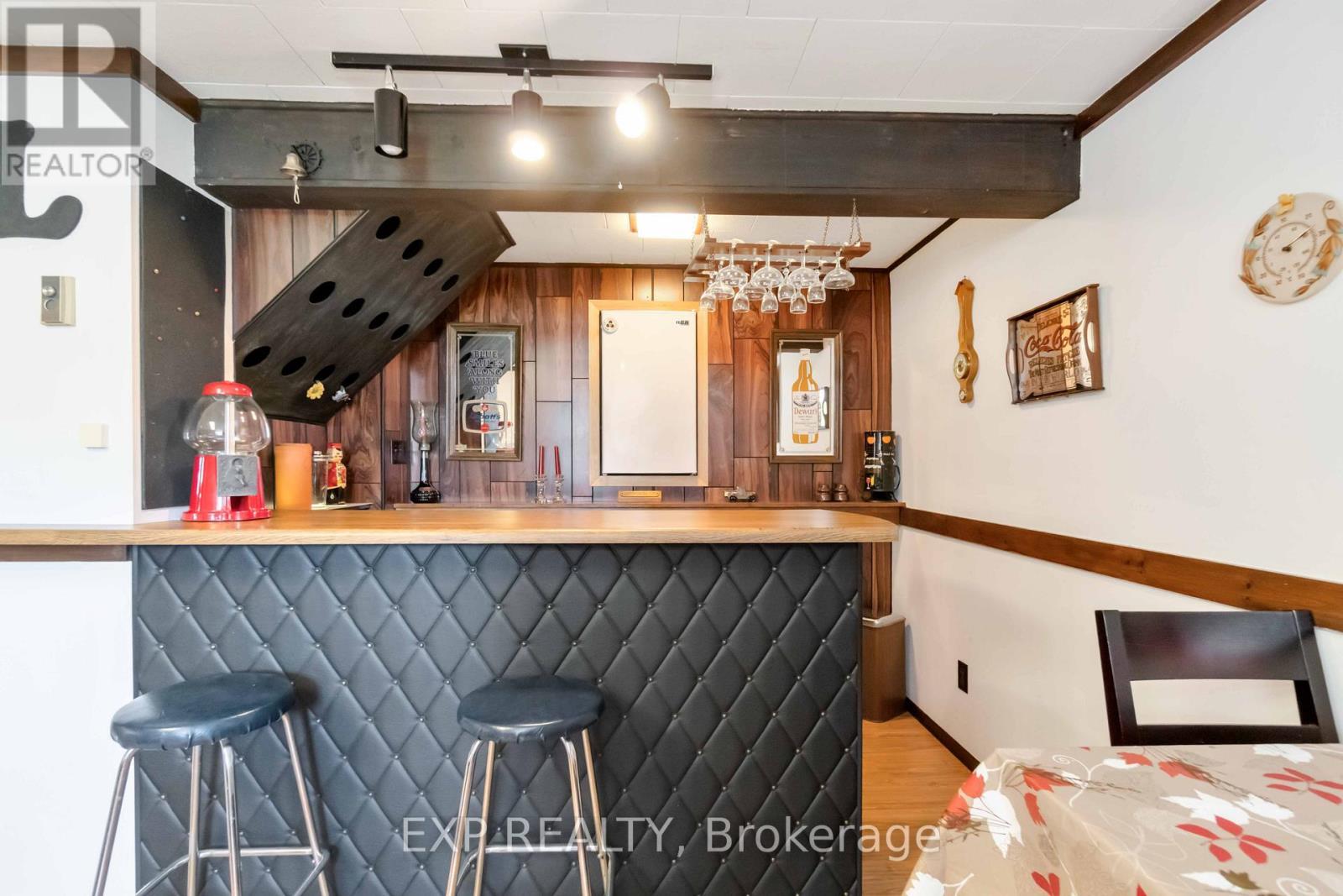 












5 FAIRWAY CRESCENT

,
Brockville,




Ontario
K6V3V1


