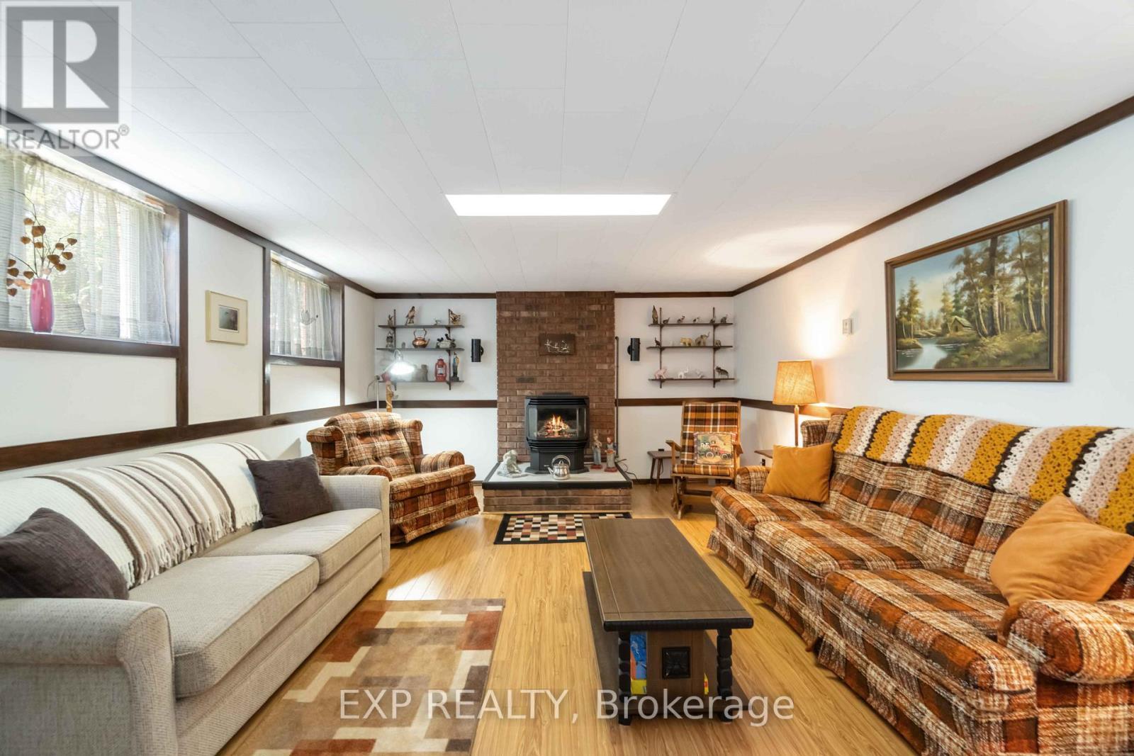 












5 FAIRWAY CRESCENT

,
Brockville,




Ontario
K6V3V1

