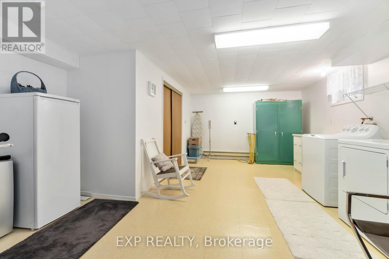 












5 FAIRWAY CRESCENT

,
Brockville,




Ontario
K6V3V1

