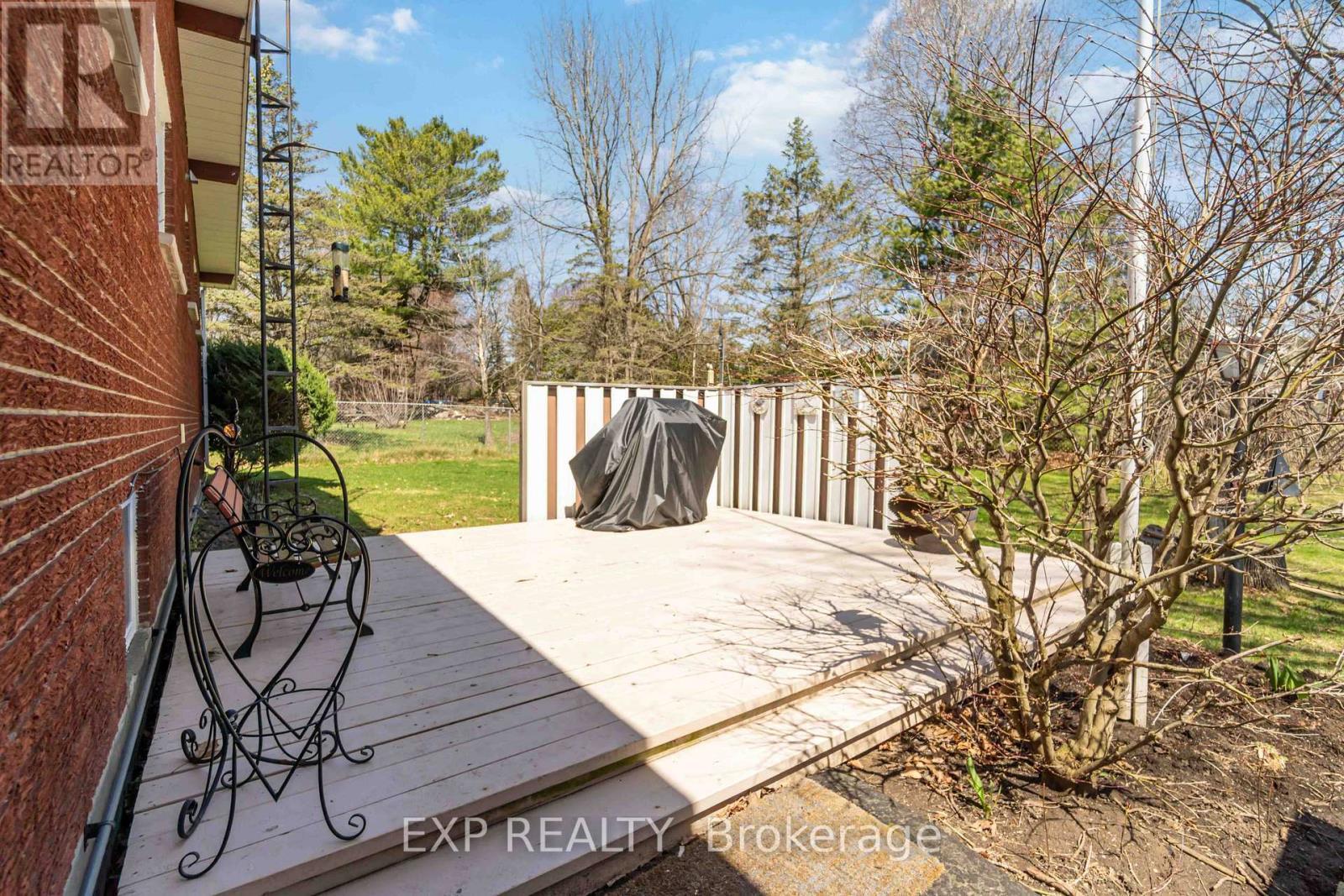 












5 FAIRWAY CRESCENT

,
Brockville,




Ontario
K6V3V1

