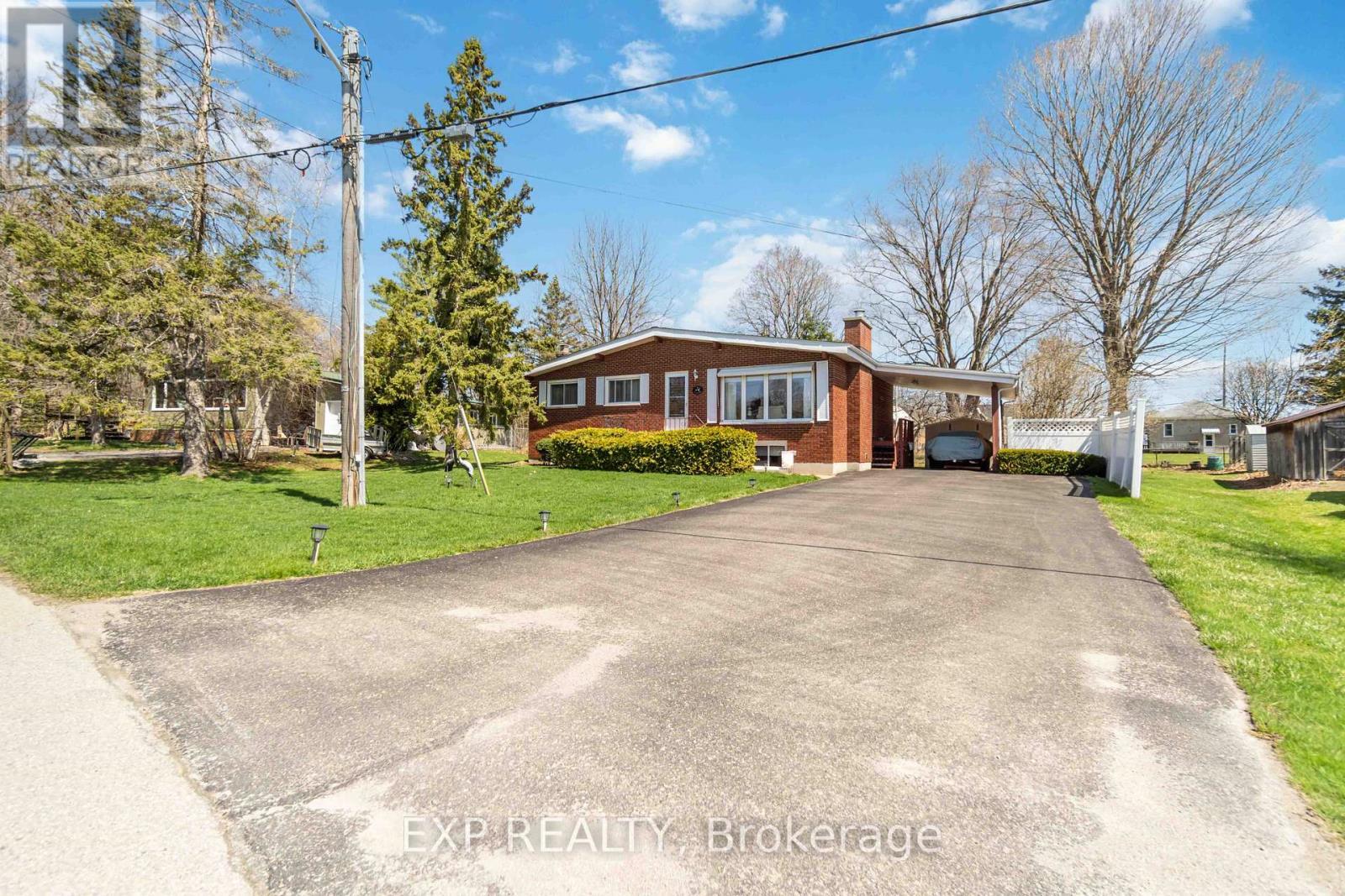 












5 FAIRWAY CRESCENT

,
Brockville,




Ontario
K6V3V1

