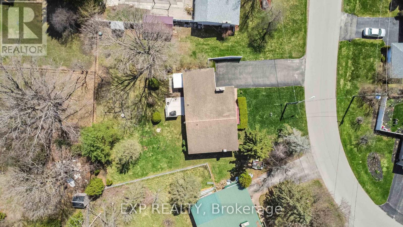 












5 FAIRWAY CRESCENT

,
Brockville,




Ontario
K6V3V1

