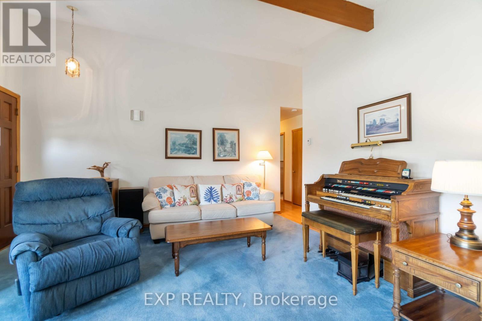 












5 FAIRWAY CRESCENT

,
Brockville,




Ontario
K6V3V1

