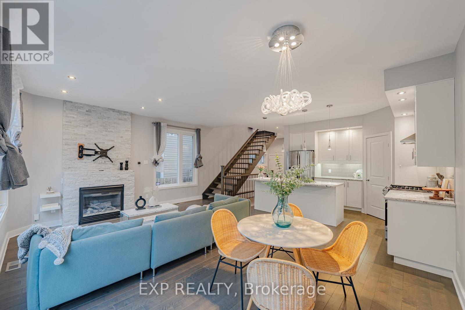 












14 CAMIL STREET

,
Ottawa,




Ontario
K1K0X1

