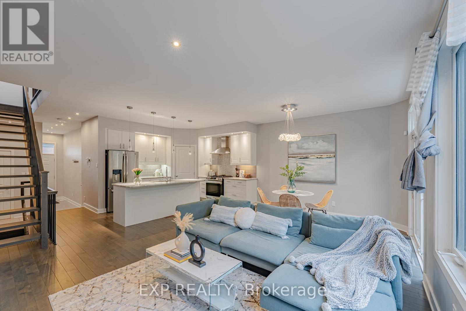 












14 CAMIL STREET

,
Ottawa,




Ontario
K1K0X1


