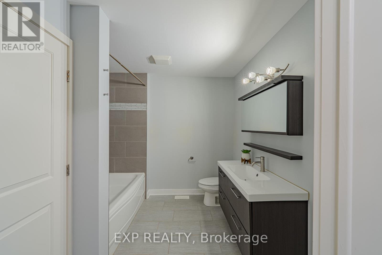 












14 CAMIL STREET

,
Ottawa,




Ontario
K1K0X1

