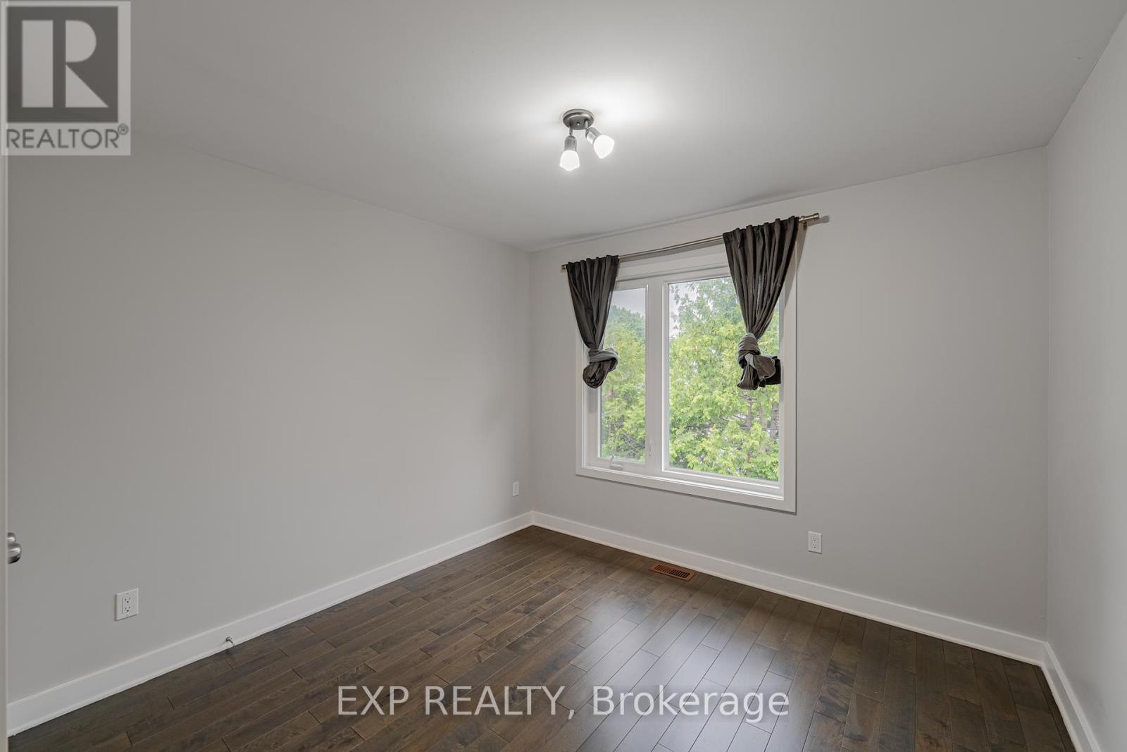 












14 CAMIL STREET

,
Ottawa,




Ontario
K1K0X1

