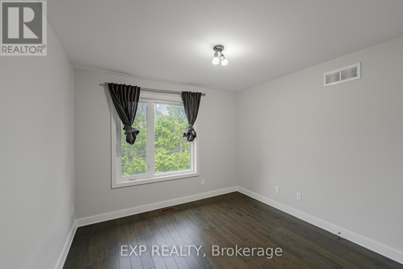 












14 CAMIL STREET

,
Ottawa,




Ontario
K1K0X1


